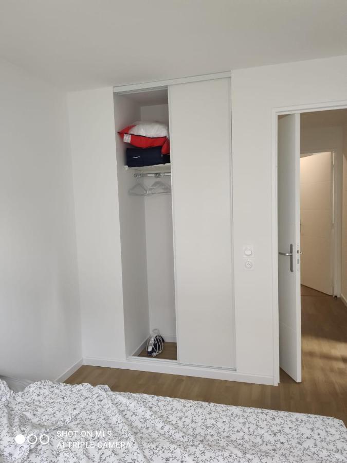 Chambre Privee Dans Un Nouvel Appartement Partage Pres De Paris Avec Parking Gratuit シュビイ・ラリュ エクステリア 写真
