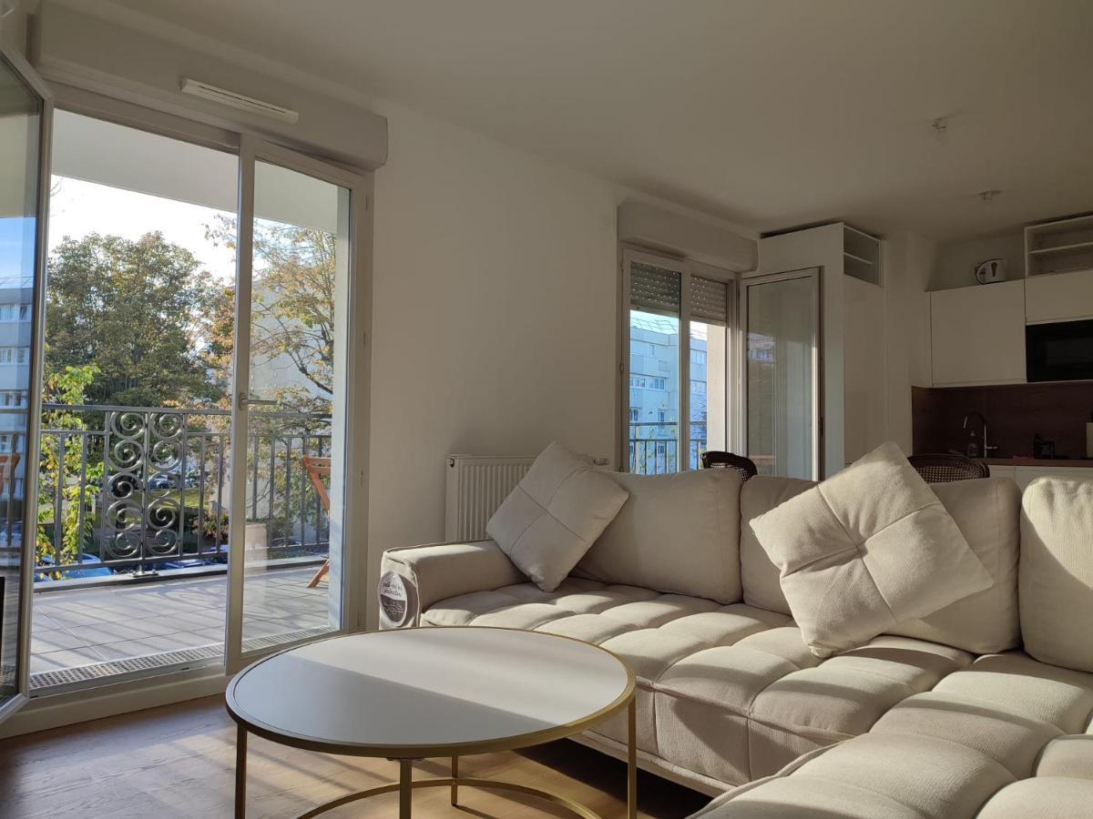 Chambre Privee Dans Un Nouvel Appartement Partage Pres De Paris Avec Parking Gratuit シュビイ・ラリュ エクステリア 写真