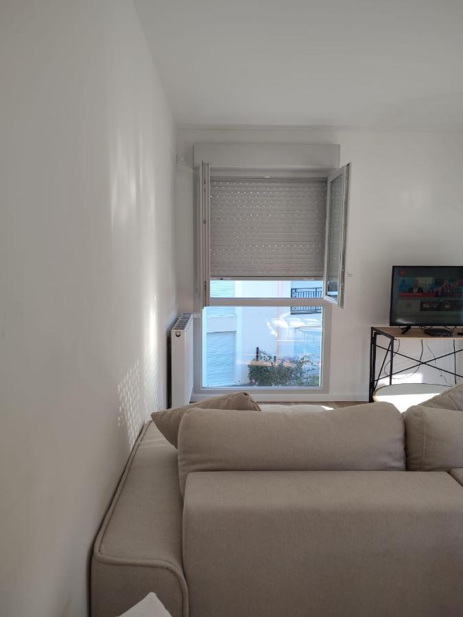 Chambre Privee Dans Un Nouvel Appartement Partage Pres De Paris Avec Parking Gratuit シュビイ・ラリュ エクステリア 写真